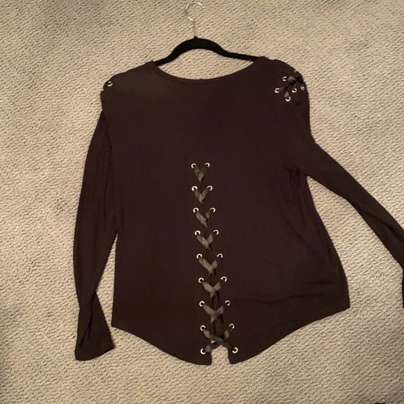 Generation Love top with lacing detail at shoulders and back - Picture 2 of 3